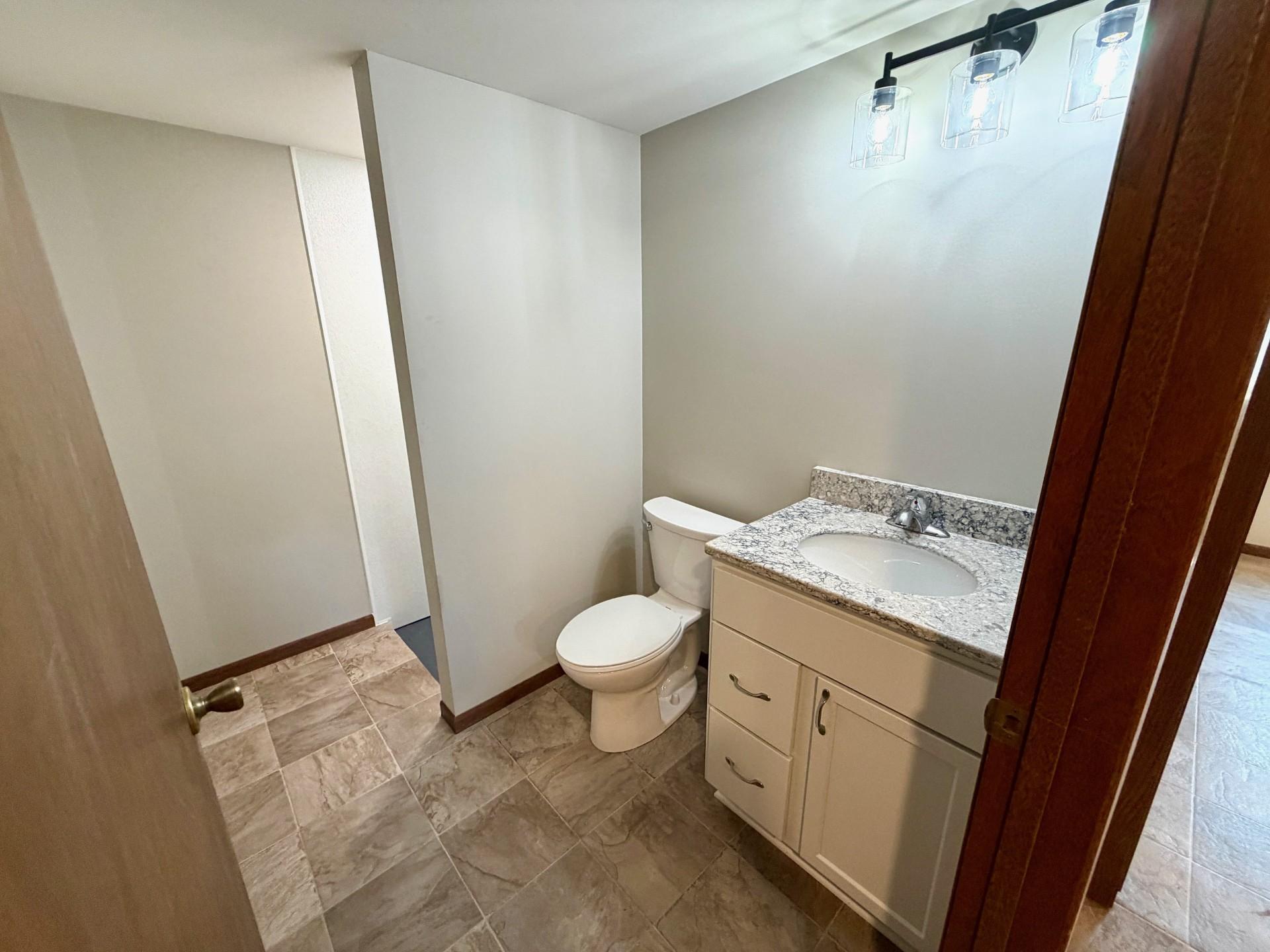 305 W 3rd Street Property Photo 27