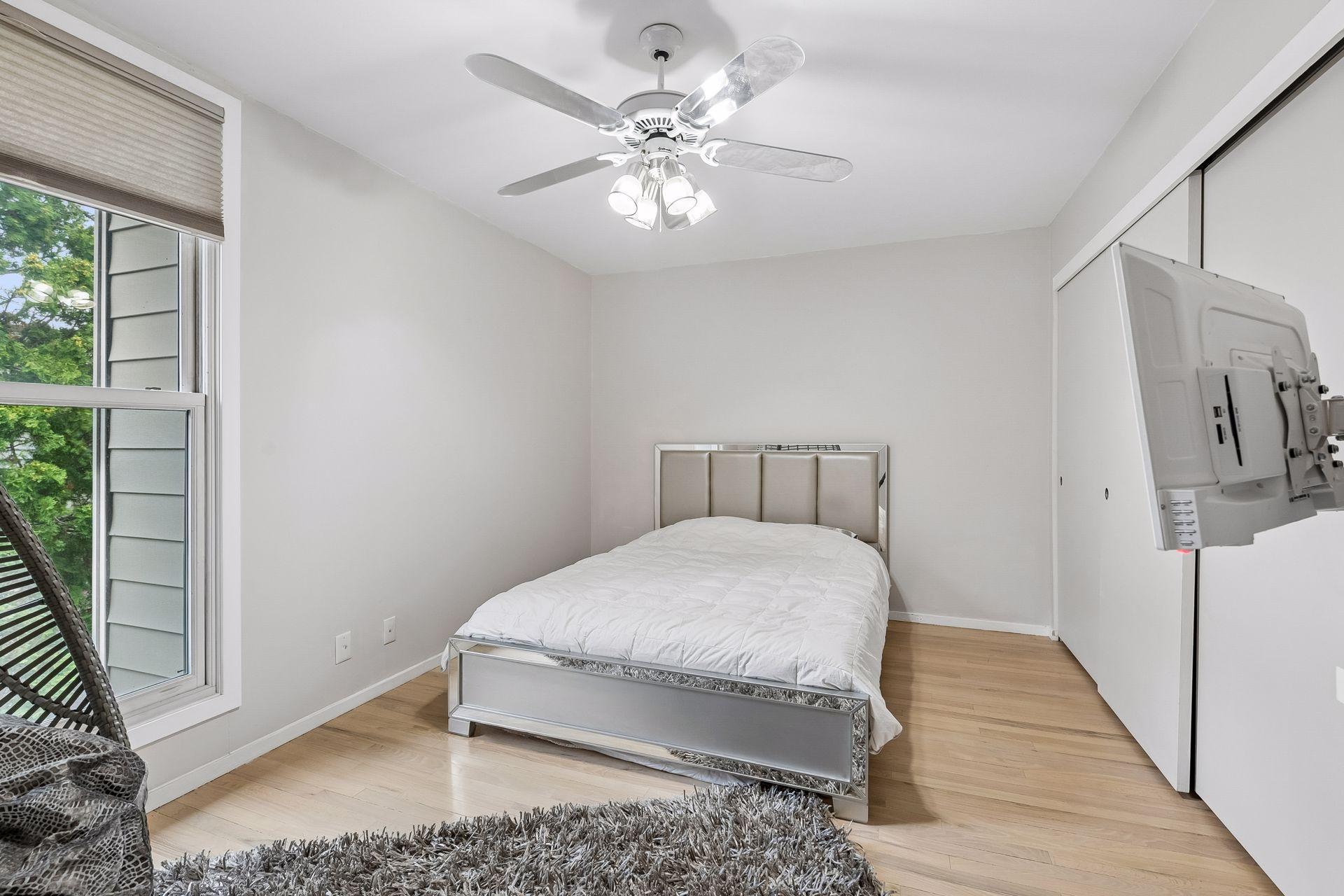 6427 Barrie Road Property Photo 18