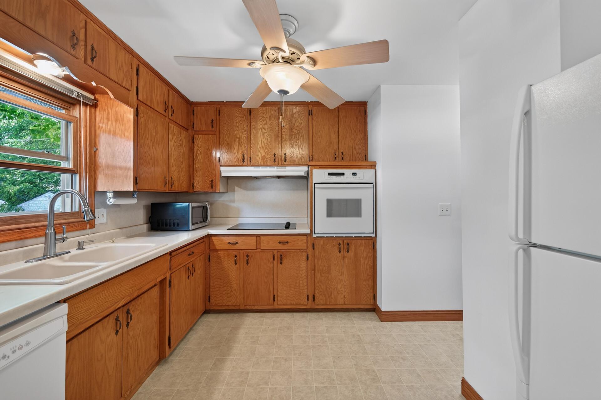 1535 Mclean Avenue Property Photo 11
