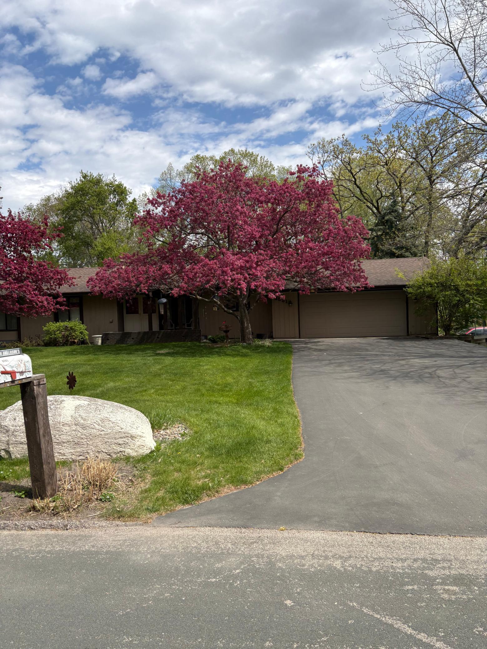 6591 Manchester Lane Property Photo 1