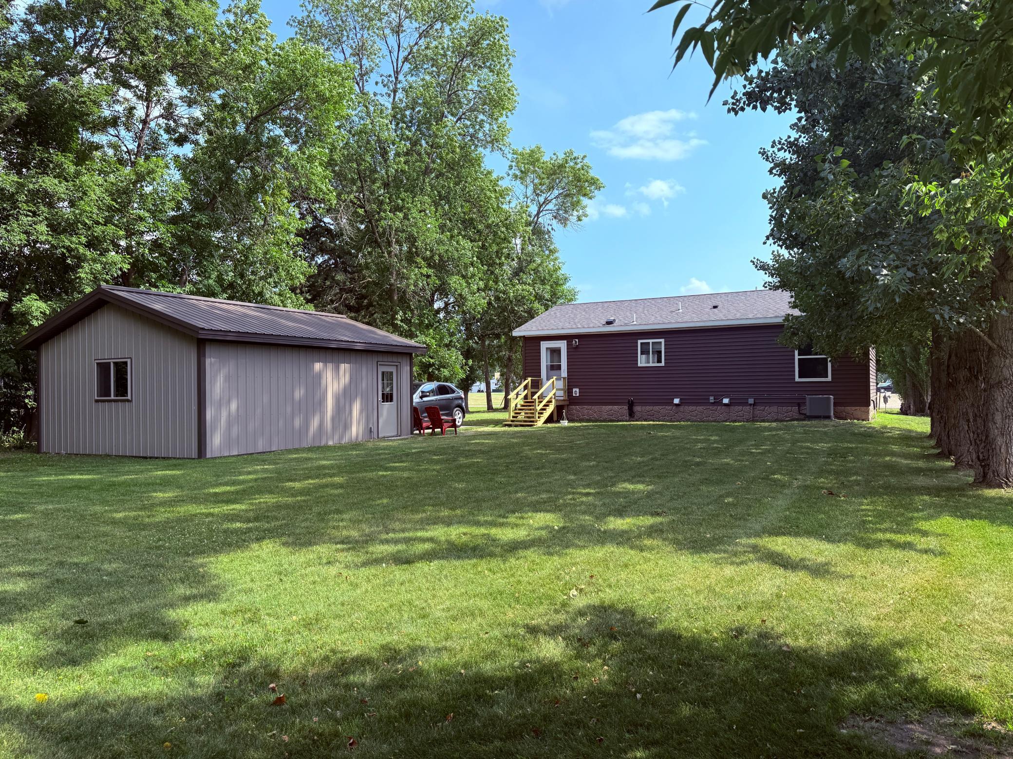 303 1st Avenue E Property Photo 4