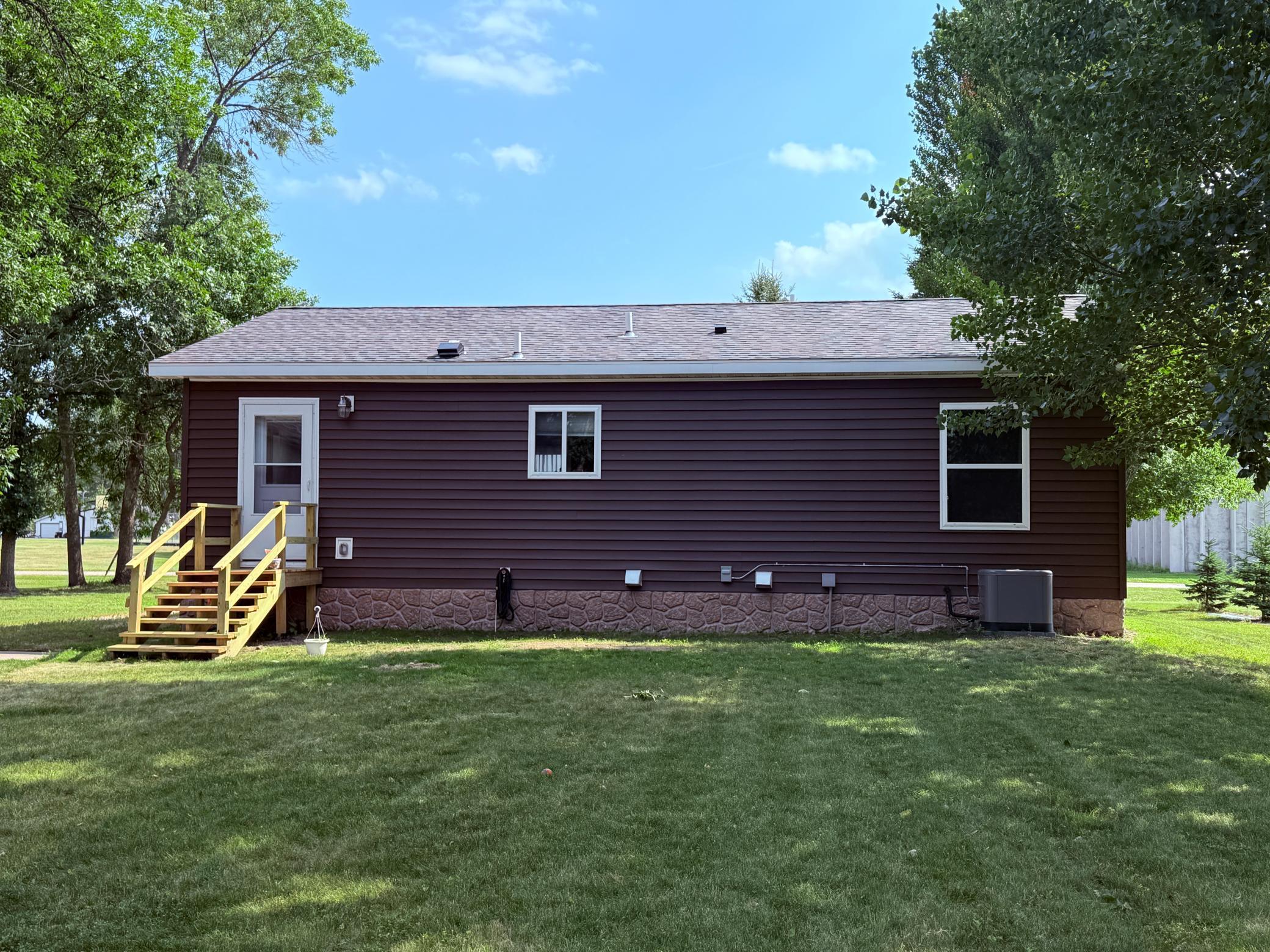 303 1st Avenue E Property Photo 5