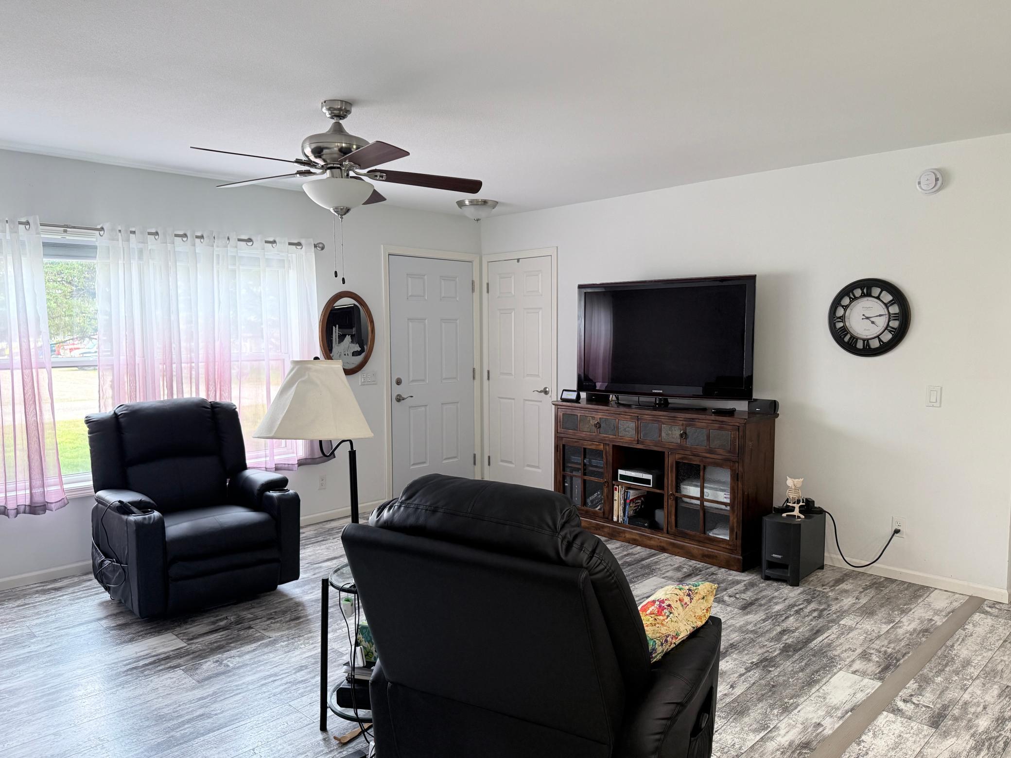 303 1st Avenue E Property Photo 13