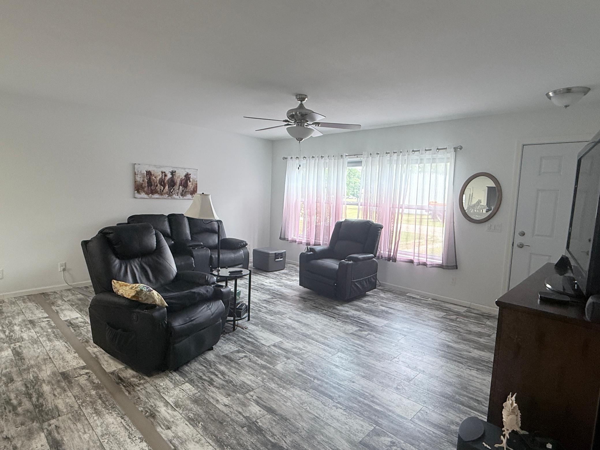 303 1st Avenue E Property Photo 15