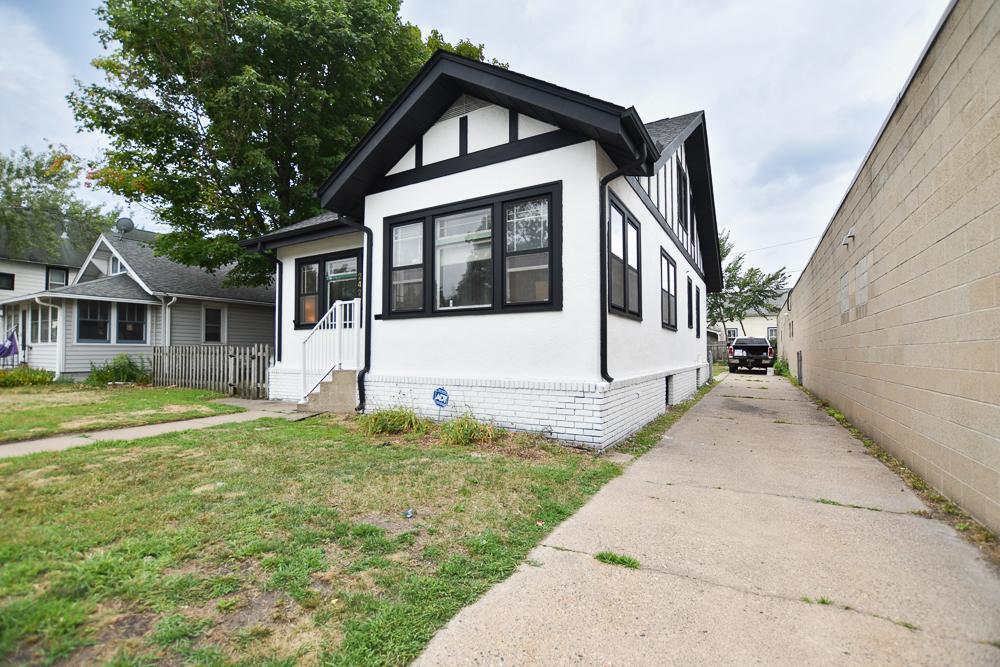 2422 Jefferson Street Ne Property Photo 2