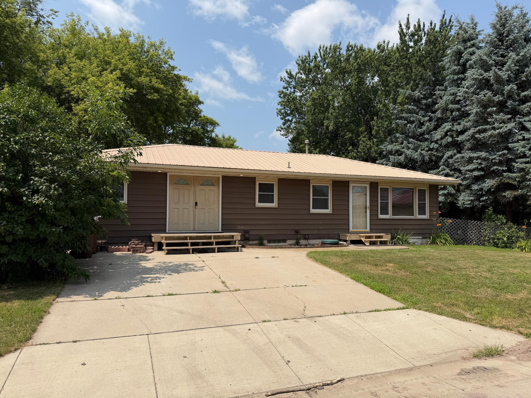 202 Maple Avenue S Property Photo 1