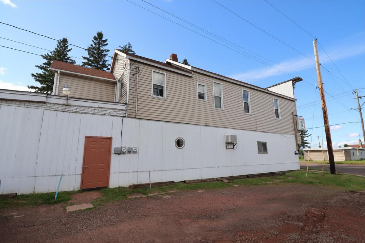 1222 Lake Shore Drive E Property Photo 4