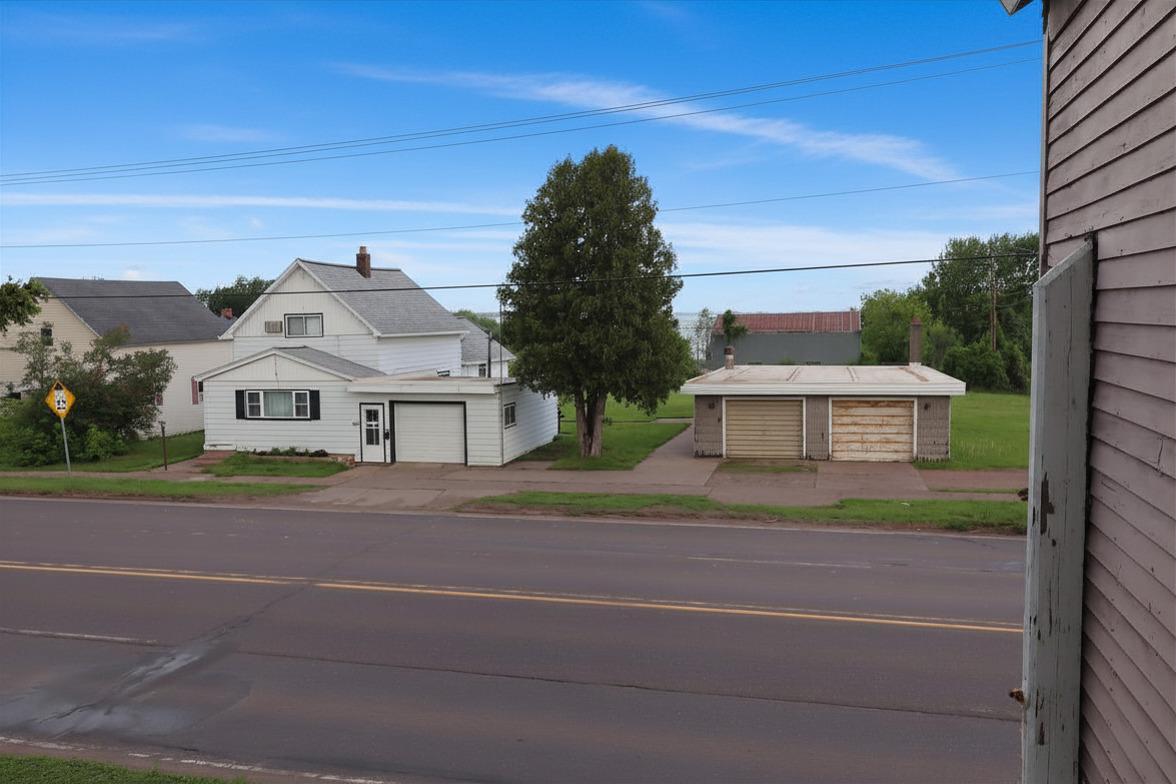 1222 Lake Shore Drive E Property Photo 5