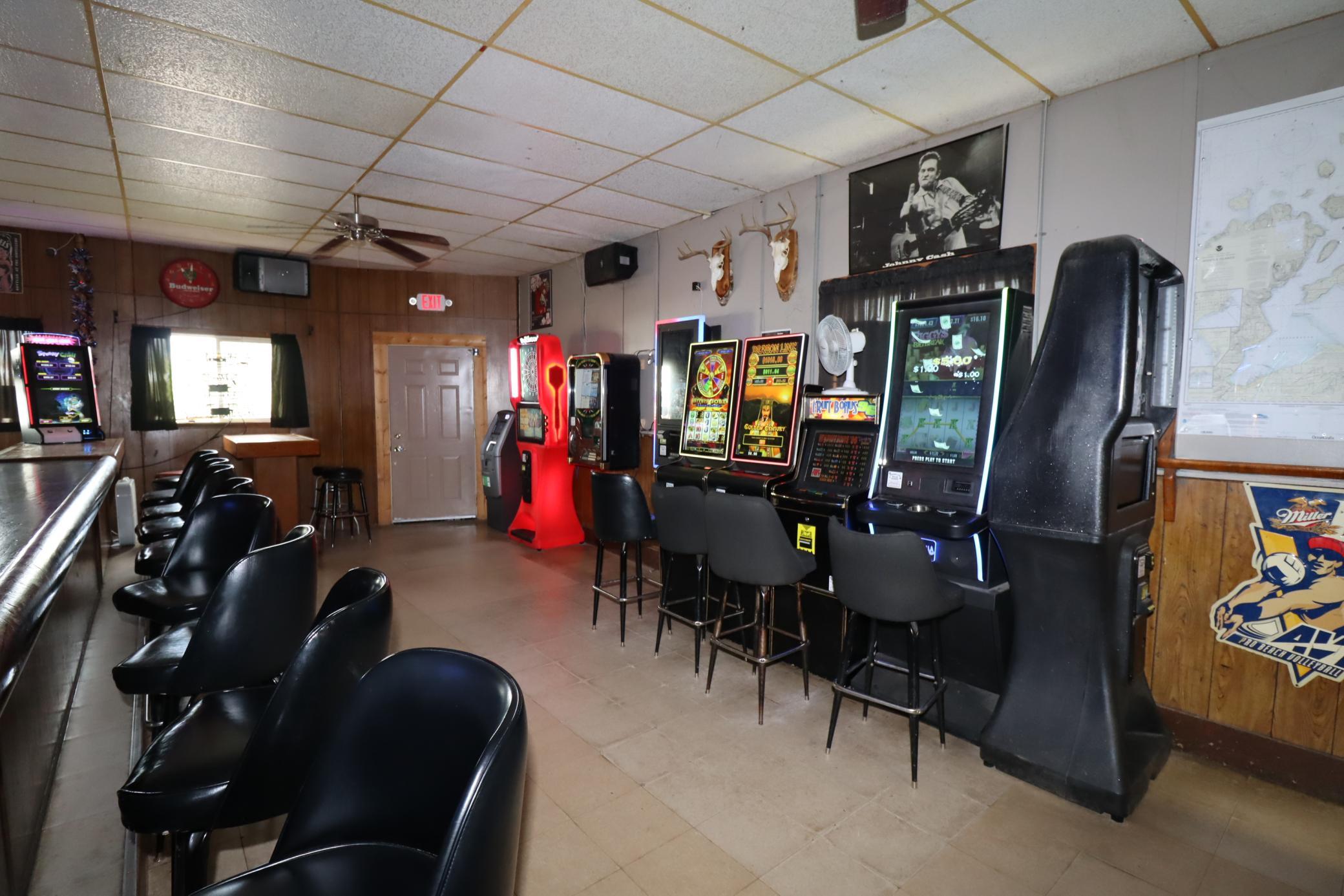 1222 Lake Shore Drive E Property Photo 10