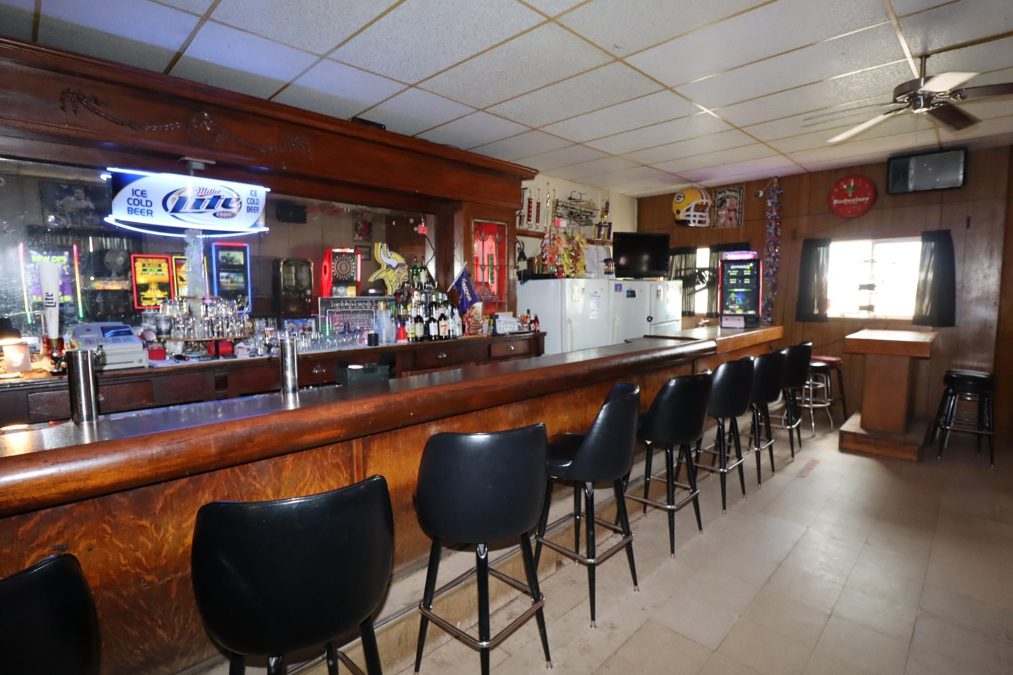 1222 Lake Shore Drive E Property Photo 11