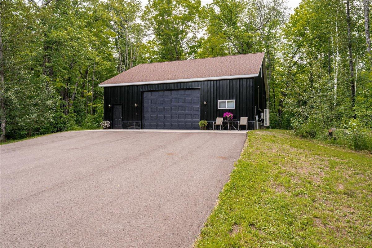 5841 Spruce Lane Property Photo 3
