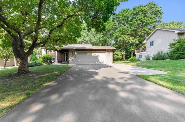13 Woodcrest Drive Property Photo 3