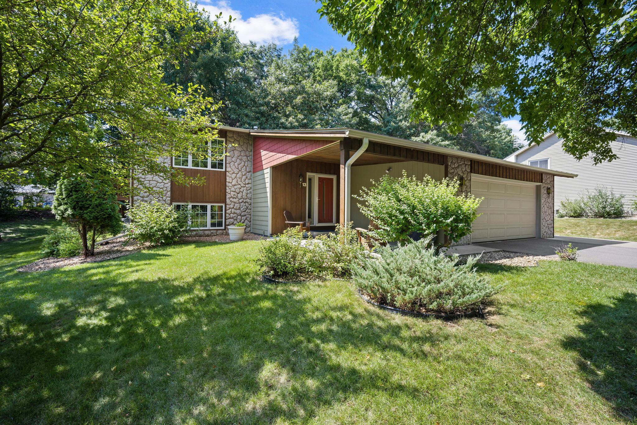 13 Woodcrest Drive Property Photo 6