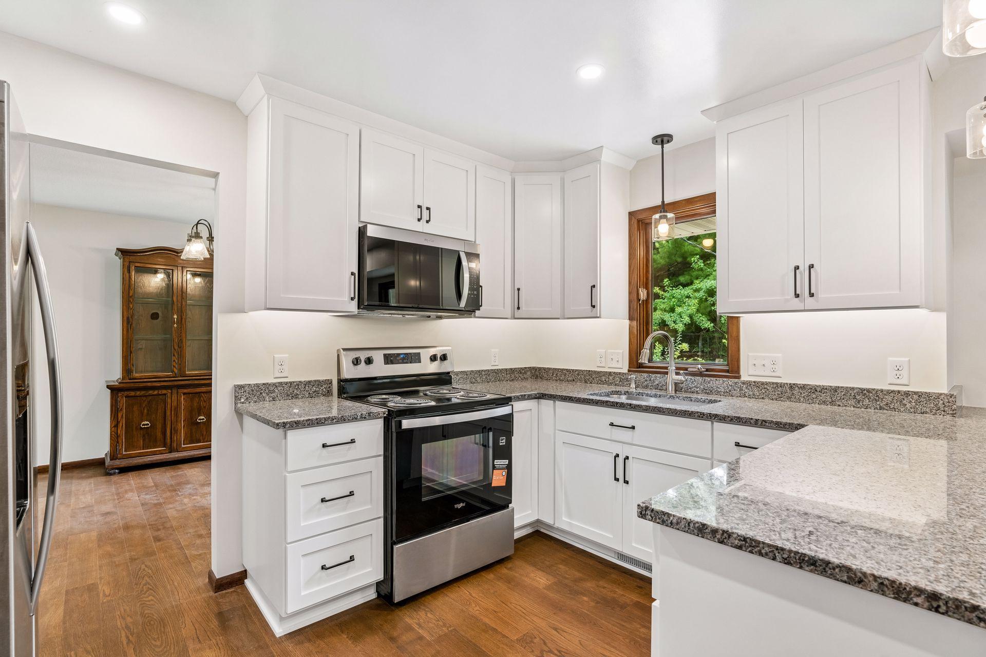 1086 Carlton Drive