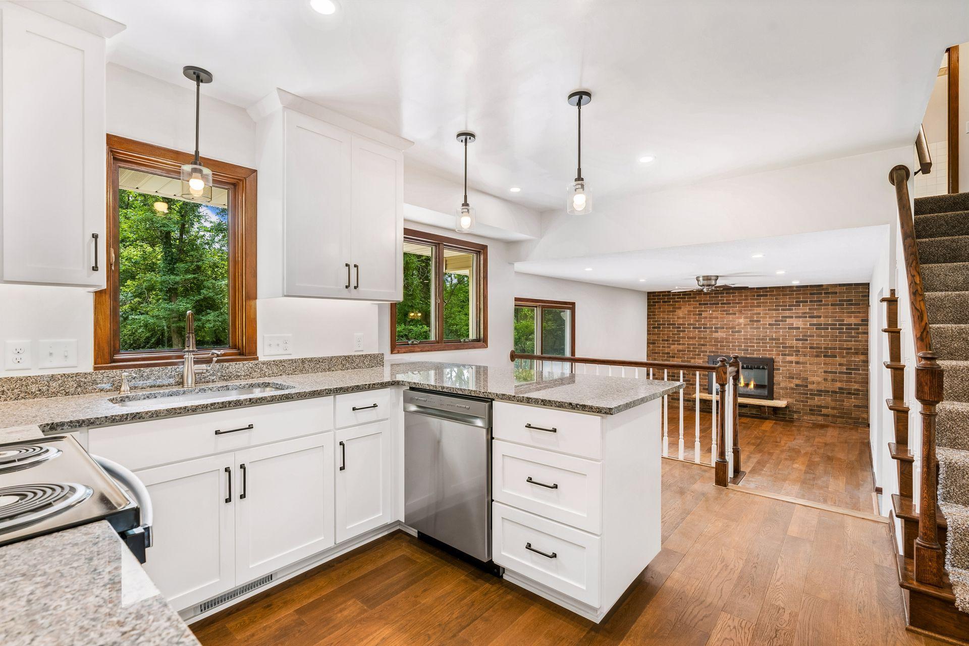 1086 Carlton Drive Property Photo 4