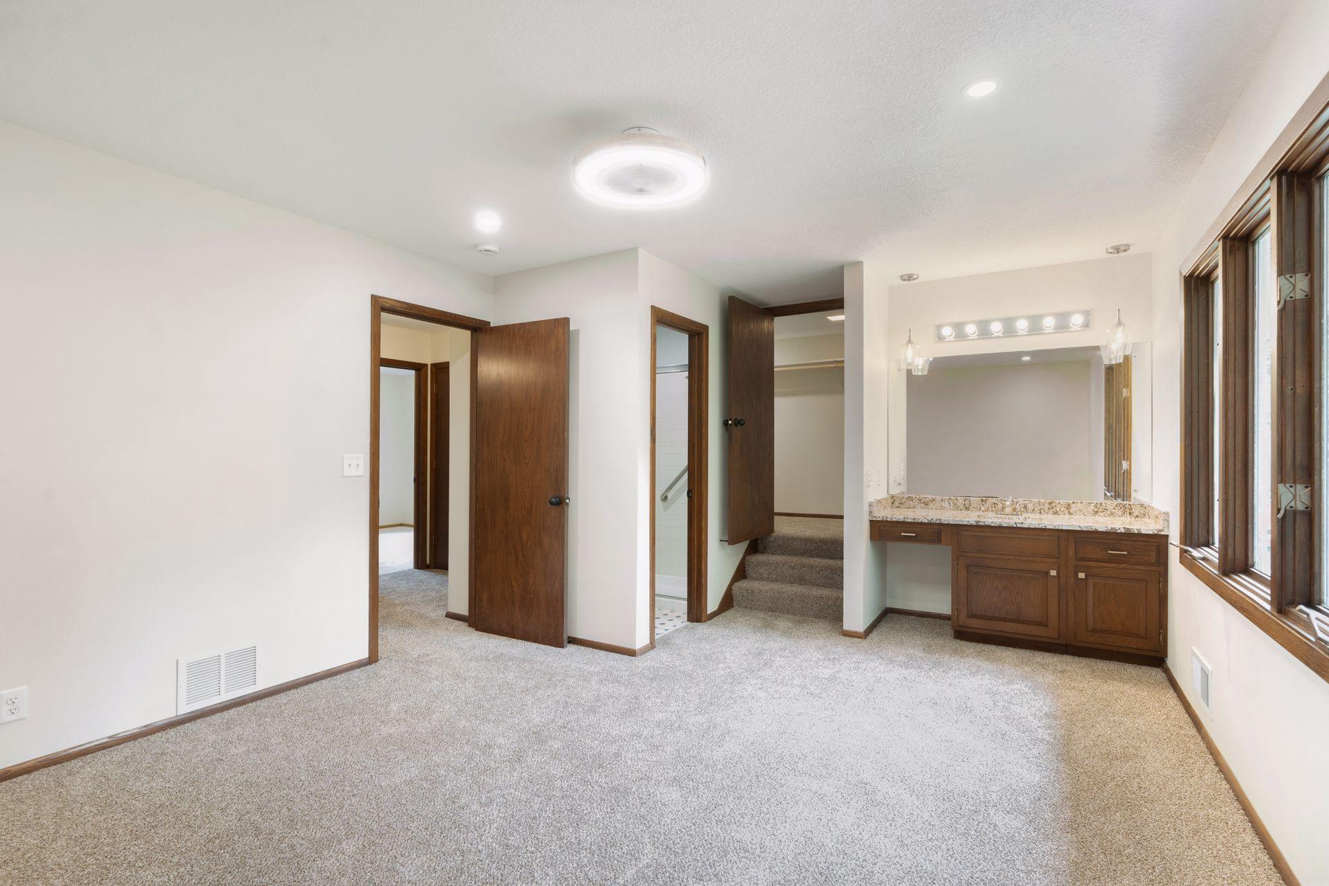 1086 Carlton Drive Property Photo 32