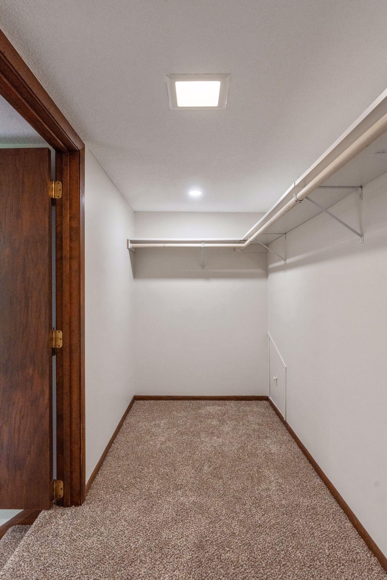 1086 Carlton Drive Property Photo 38