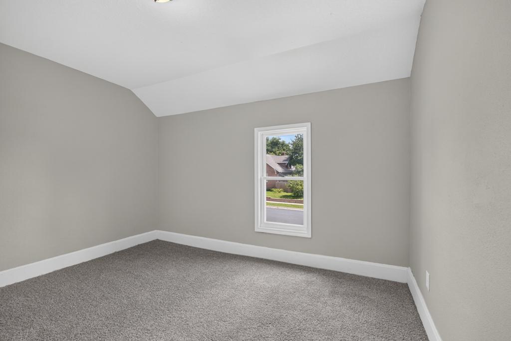 112 S Hudson Avenue Property Photo 19