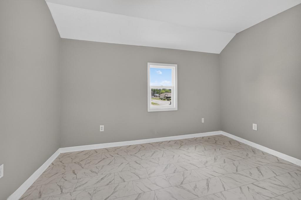 112 S Hudson Avenue Property Photo 23