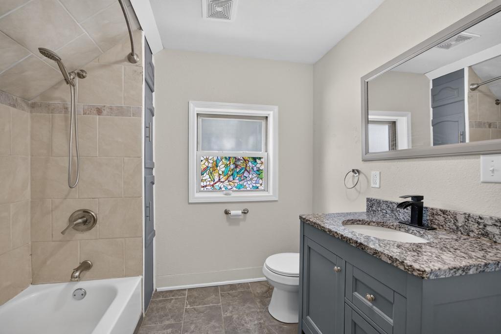 112 S Hudson Avenue Property Photo 25
