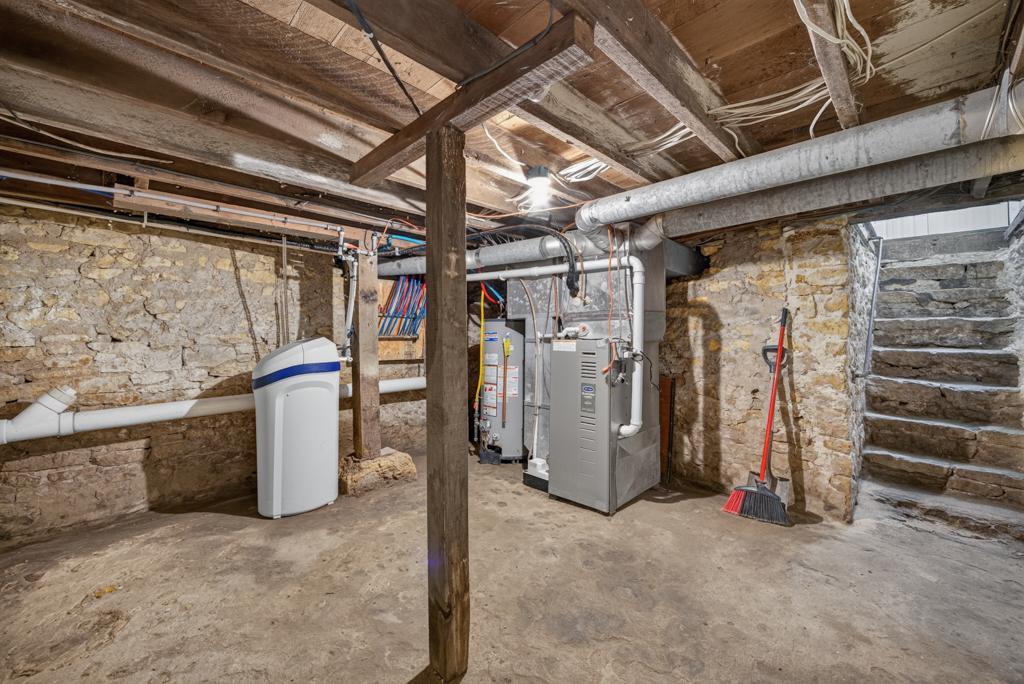 112 S Hudson Avenue Property Photo 27