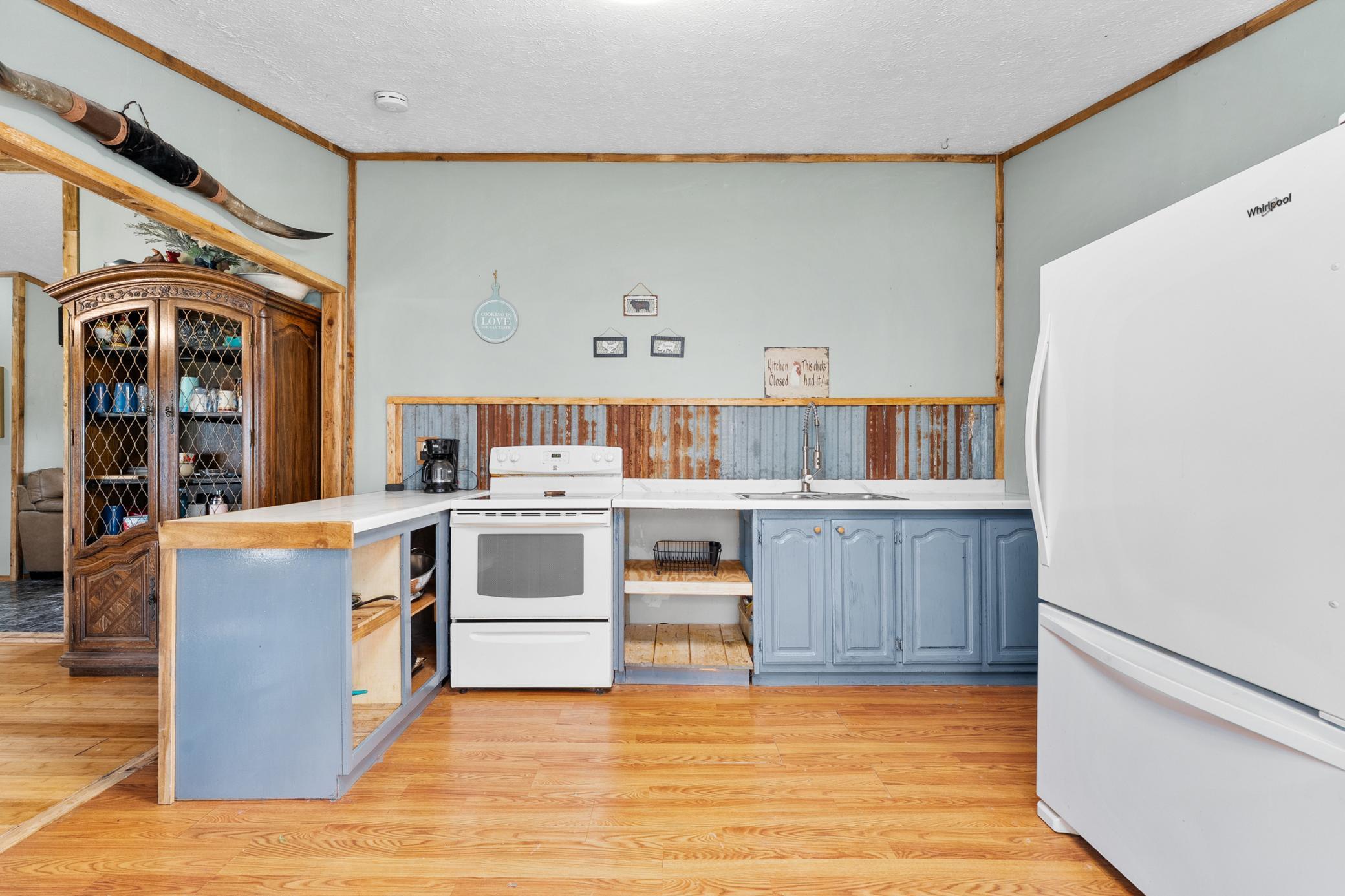 17028 W State Highway 64 Property Photo 7