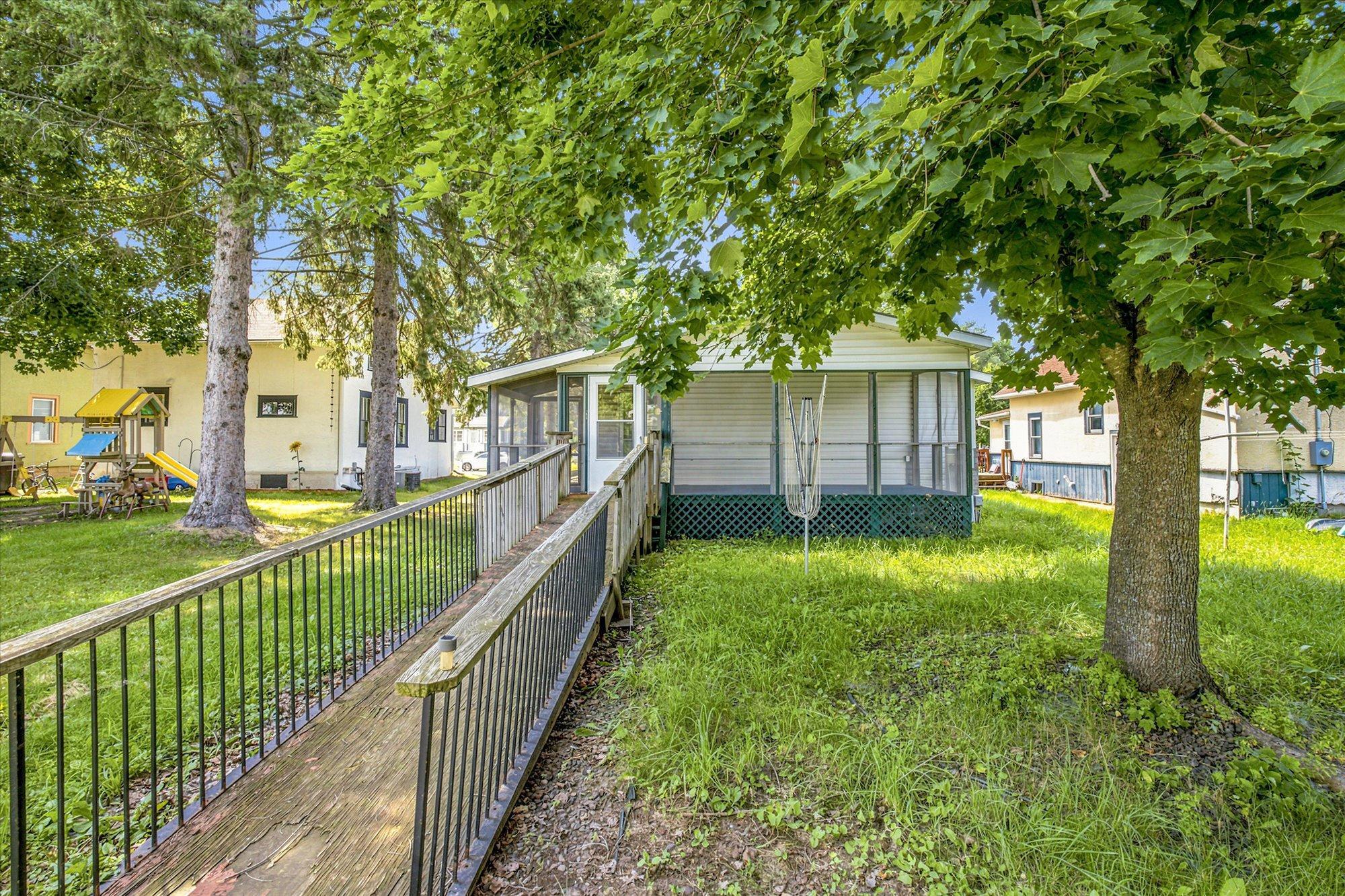 7466 Cedar Street W Property Photo 3