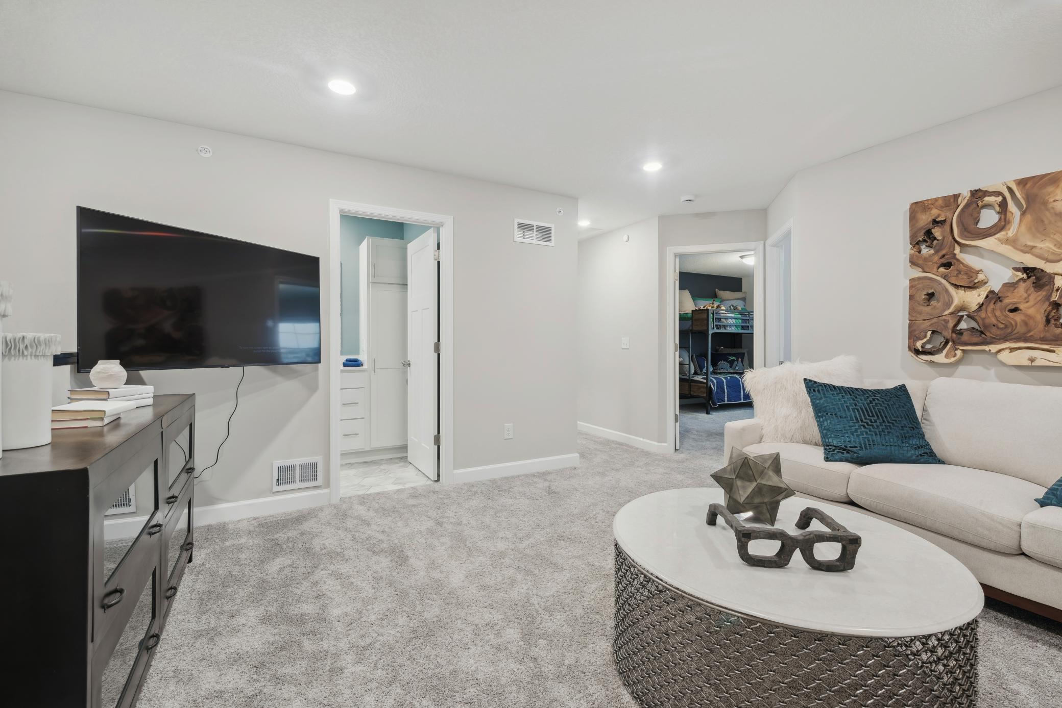 5355 Long Pointe Pass Property Photo 8