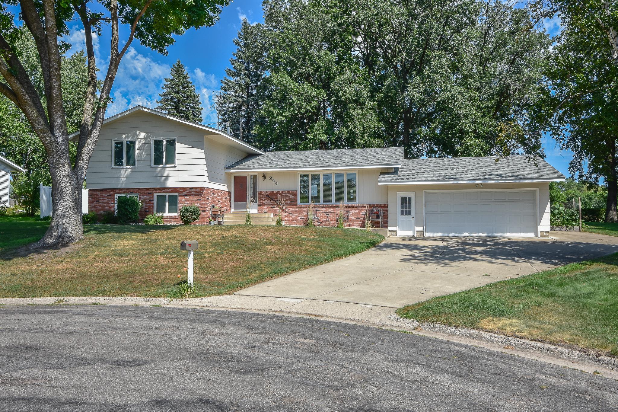 944 Longview Drive