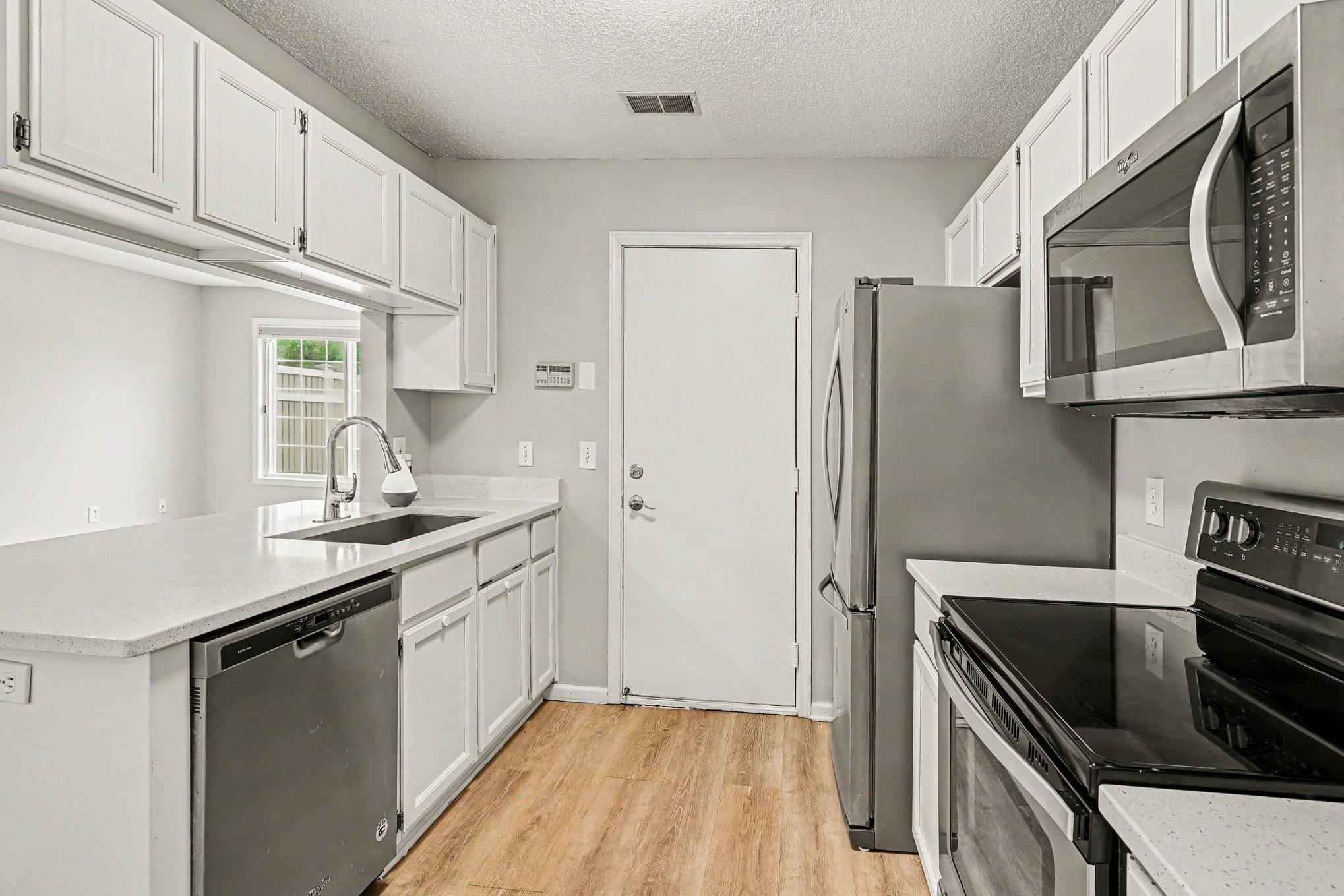 4300 Meghan Lane 302 Property Photo 6