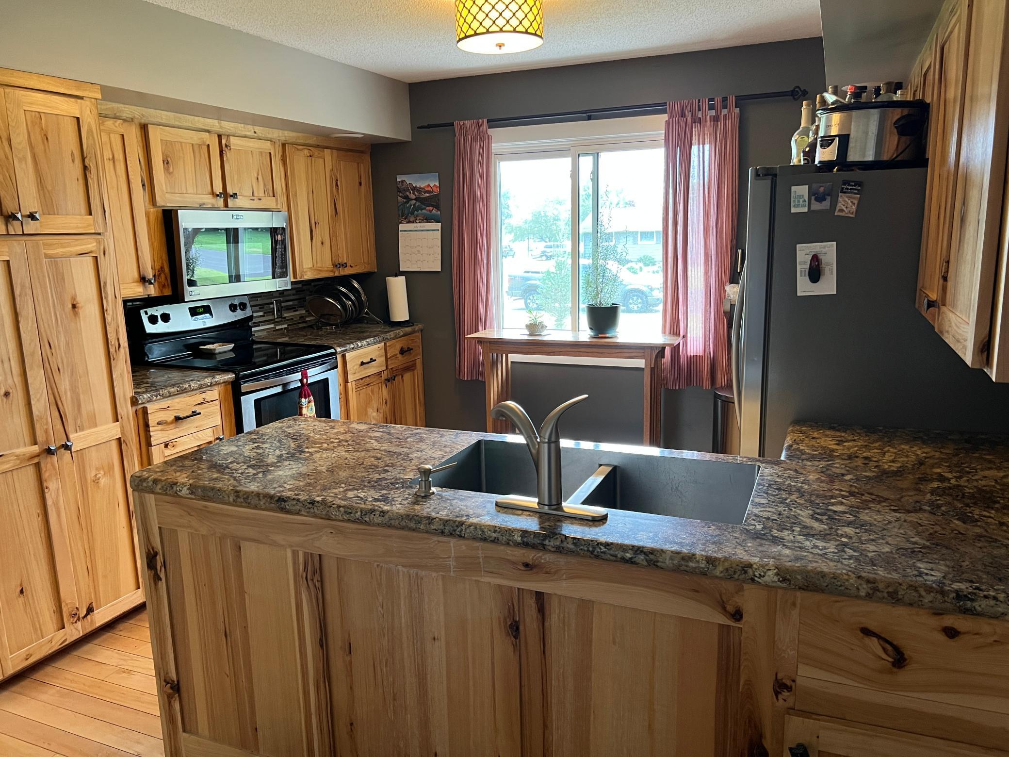 1045 10th Avenue Property Photo 9