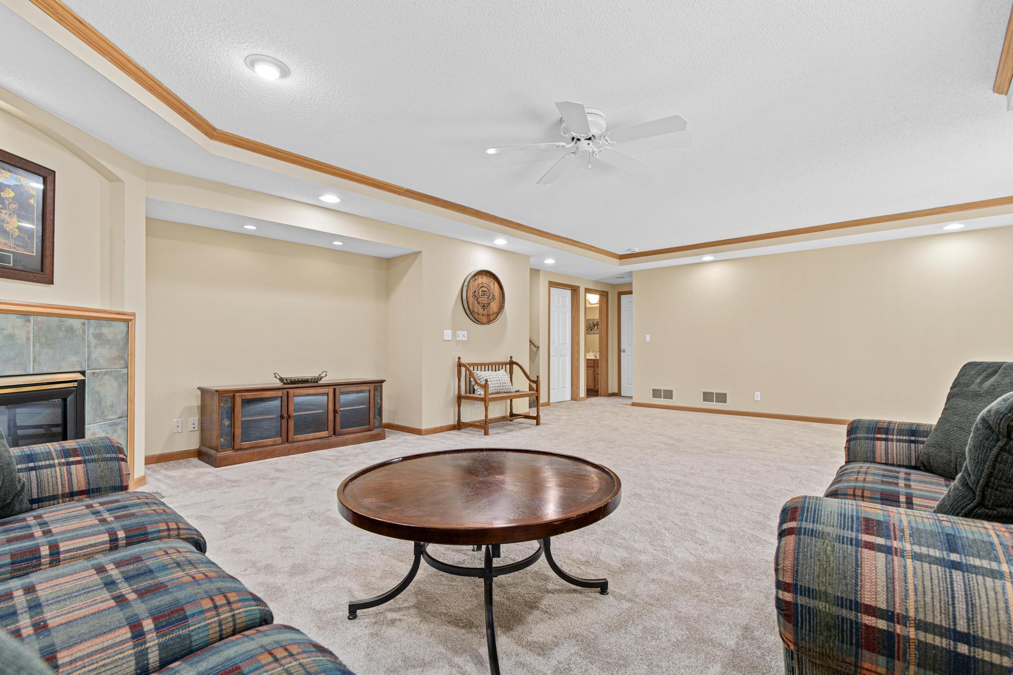 408 Holly Lane N Property Photo 33
