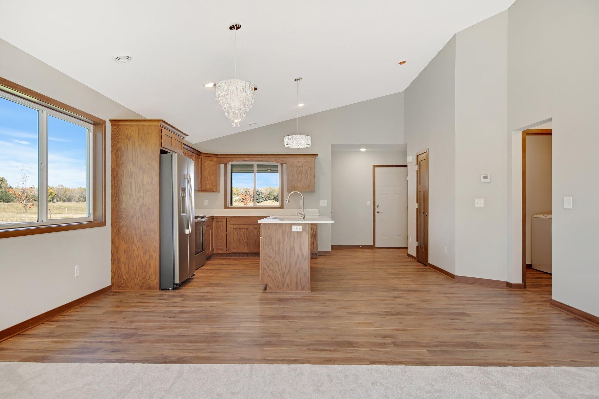 301 Gateway Parkway Property Photo 14