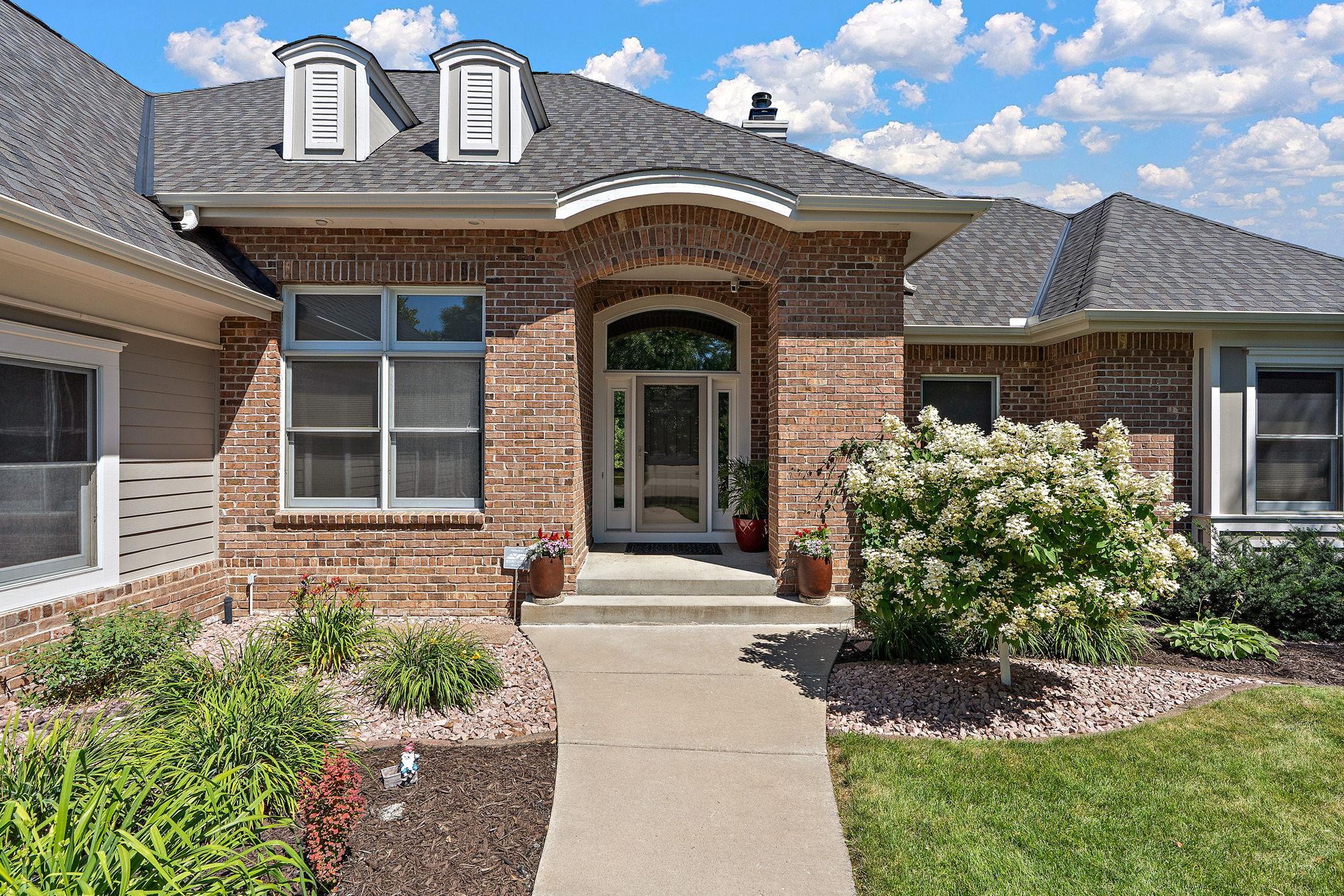 8072 Enclave Circle Property Photo 4