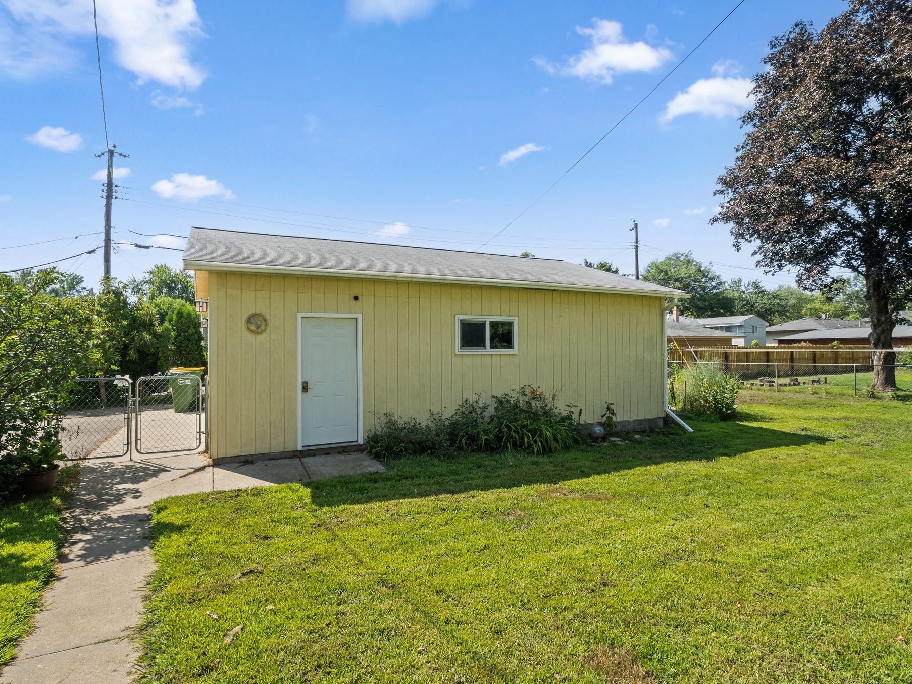 5103 Douglas Drive N Property Photo 33