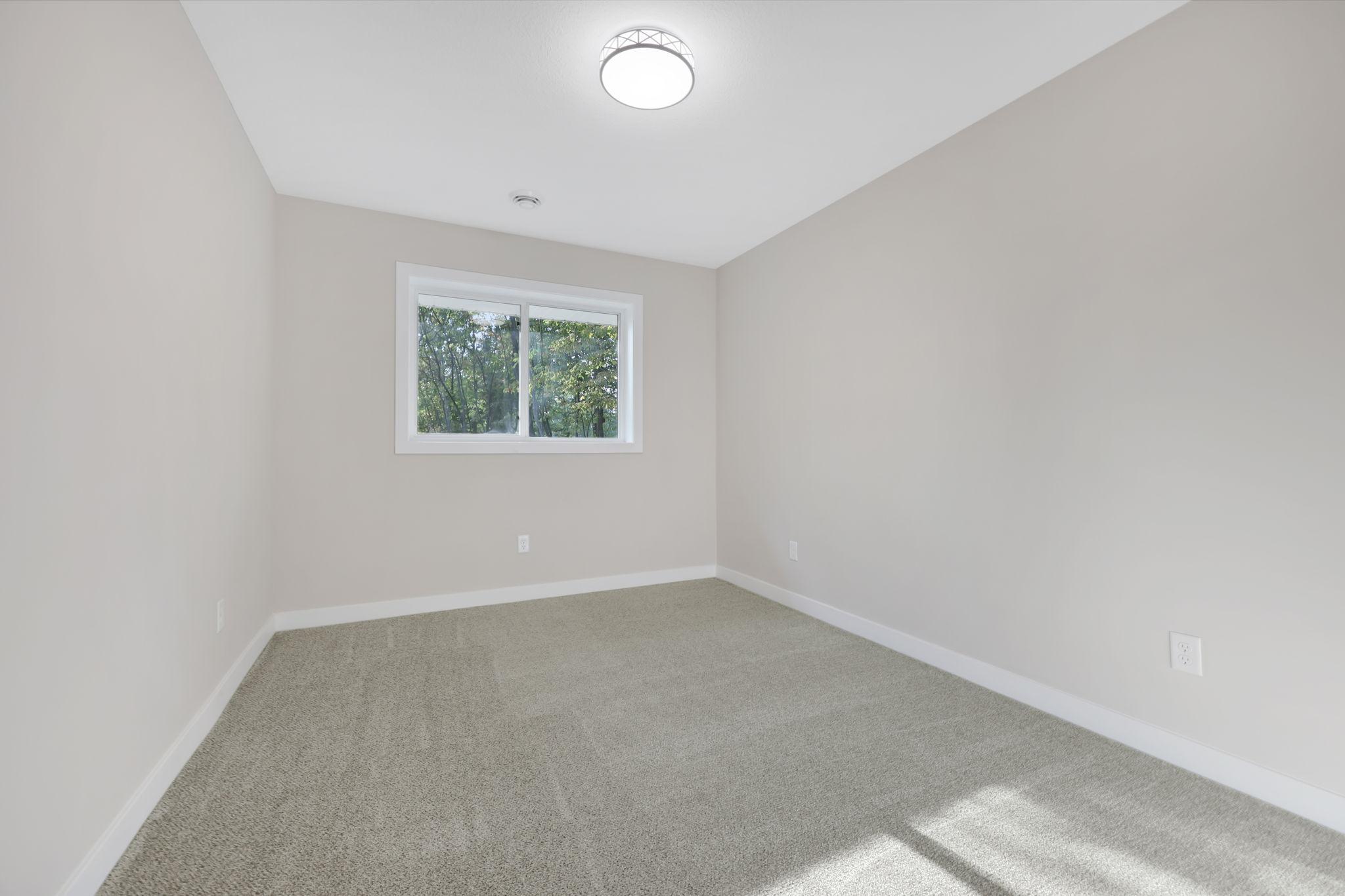 331 Gateway Parkway Property Photo 17