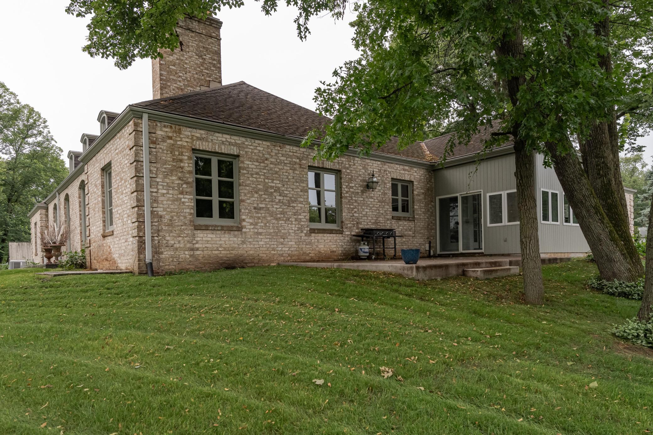 910 Folwell Drive Sw Property Photo 9