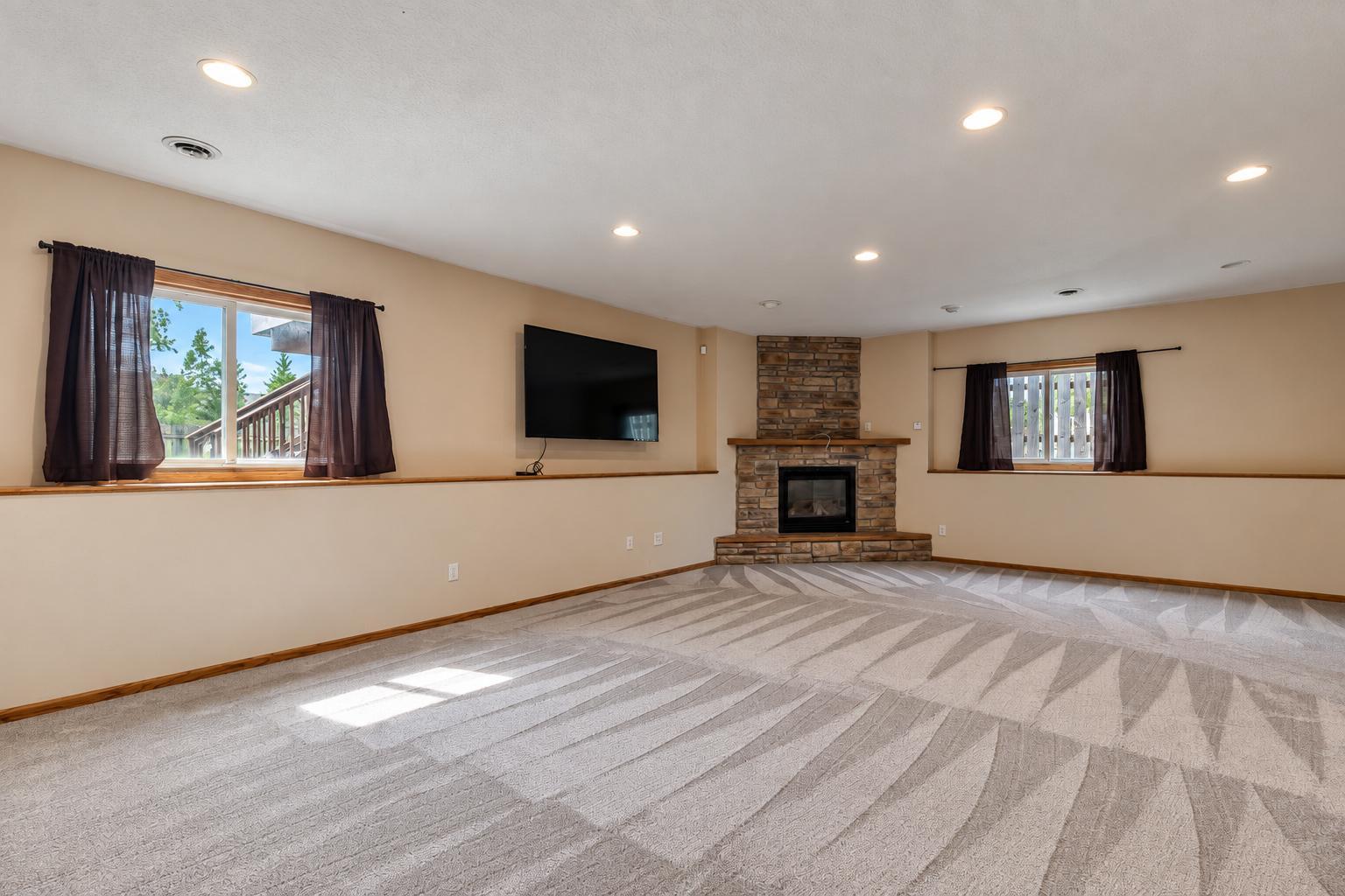109 Cougar Drive Property Photo 34