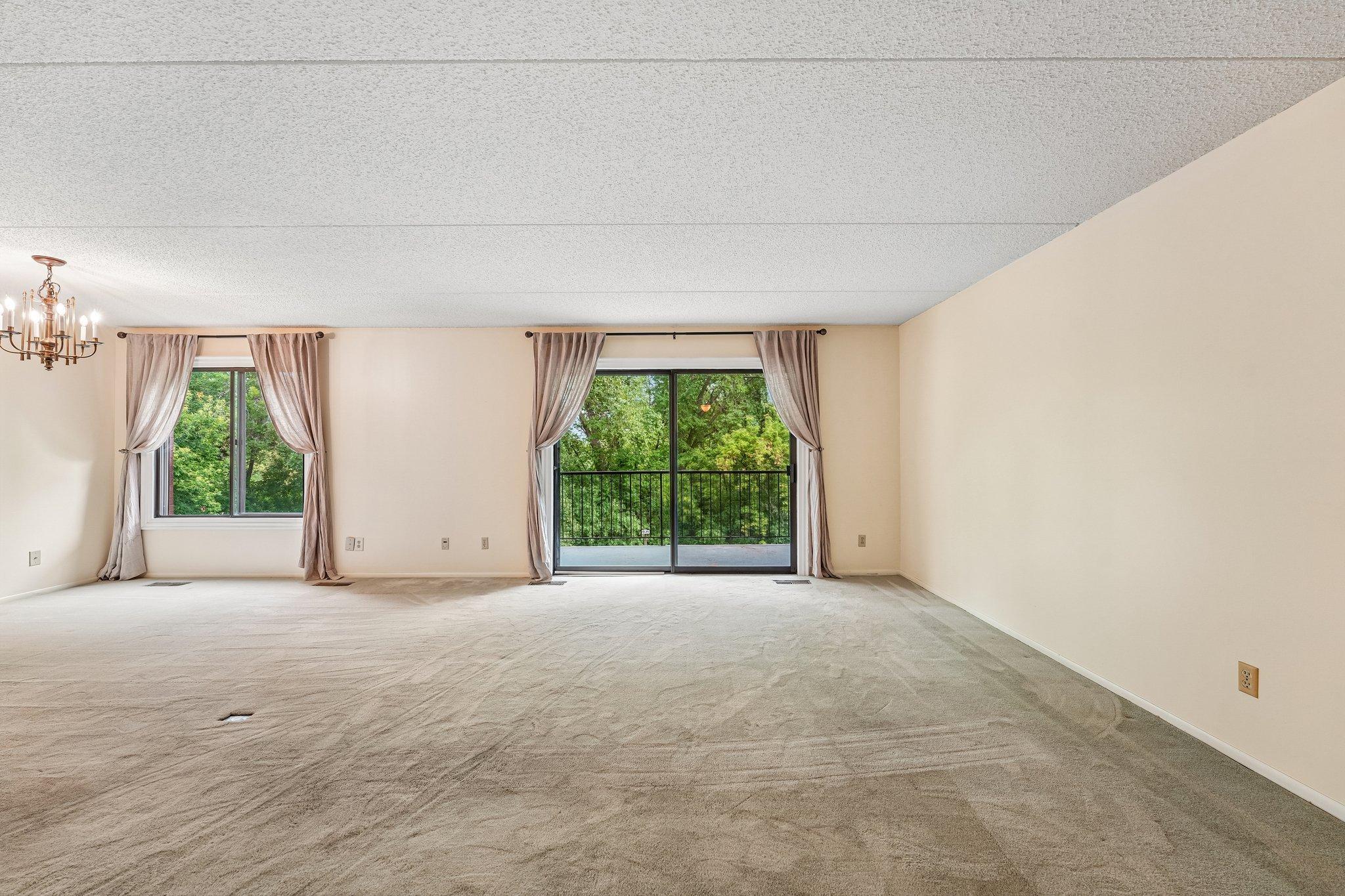 2445 Londin Lane E 202 Property Photo 6