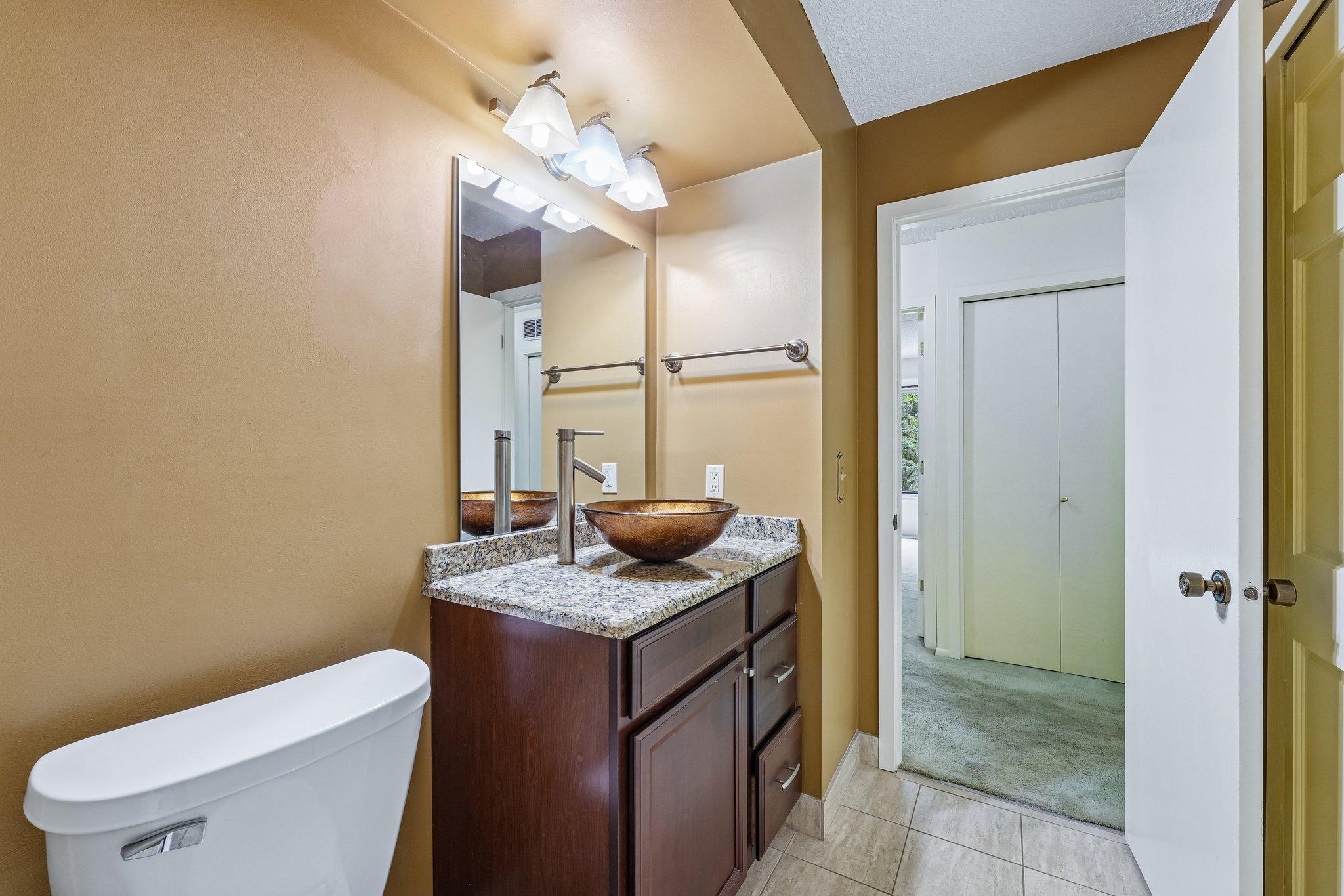 2445 Londin Lane E 202 Property Photo 12