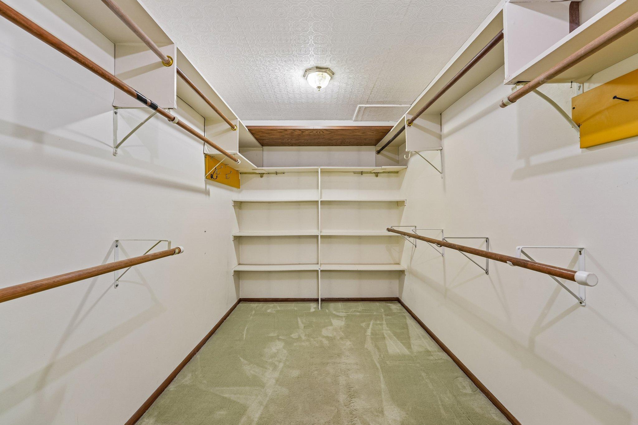 2445 Londin Lane E 202 Property Photo 21