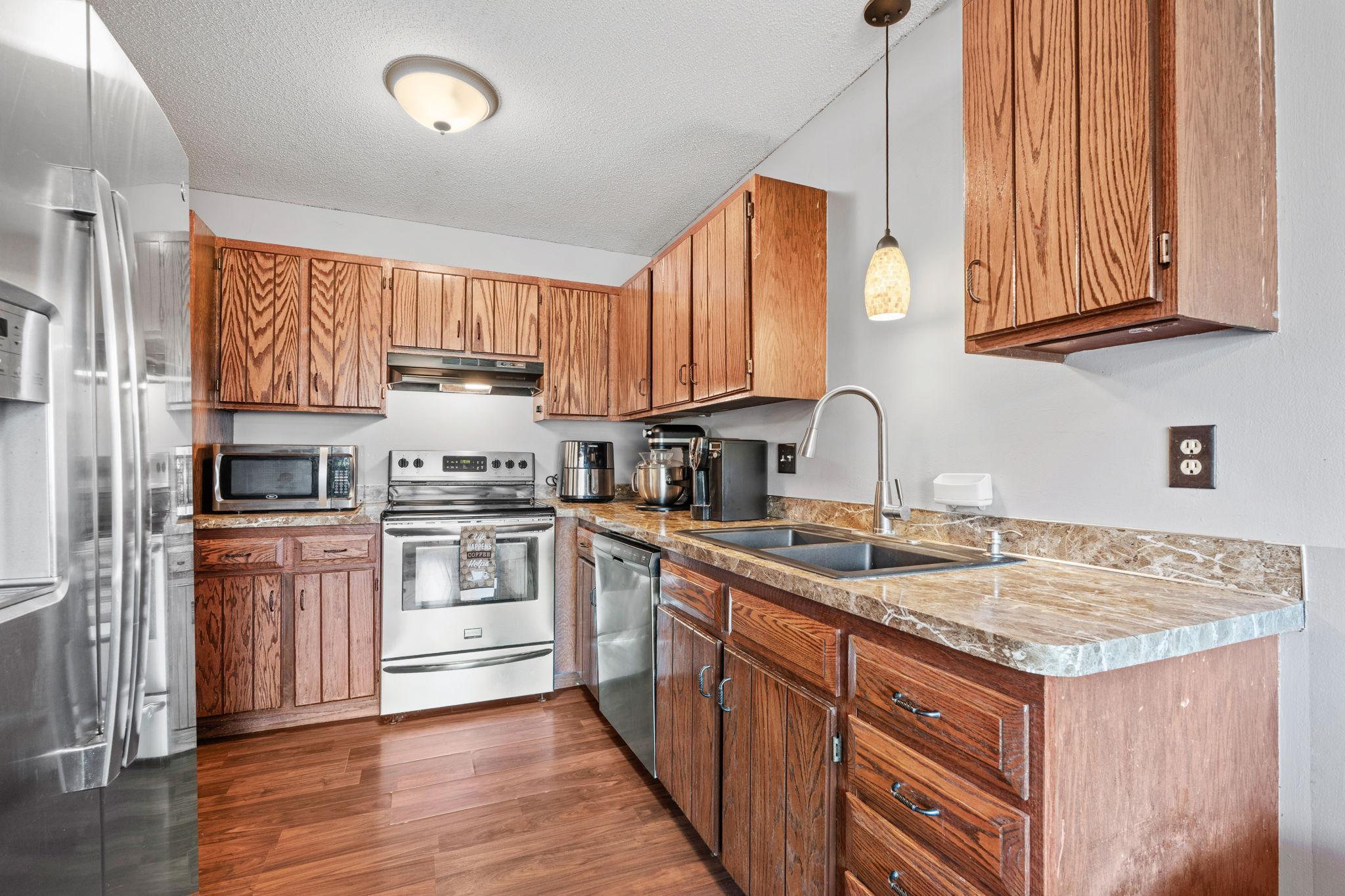 3716 Brookdale Circle N Property Photo 12