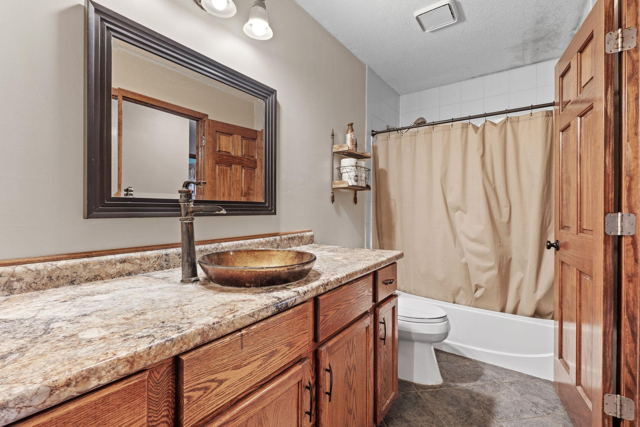 3716 Brookdale Circle N Property Photo 23