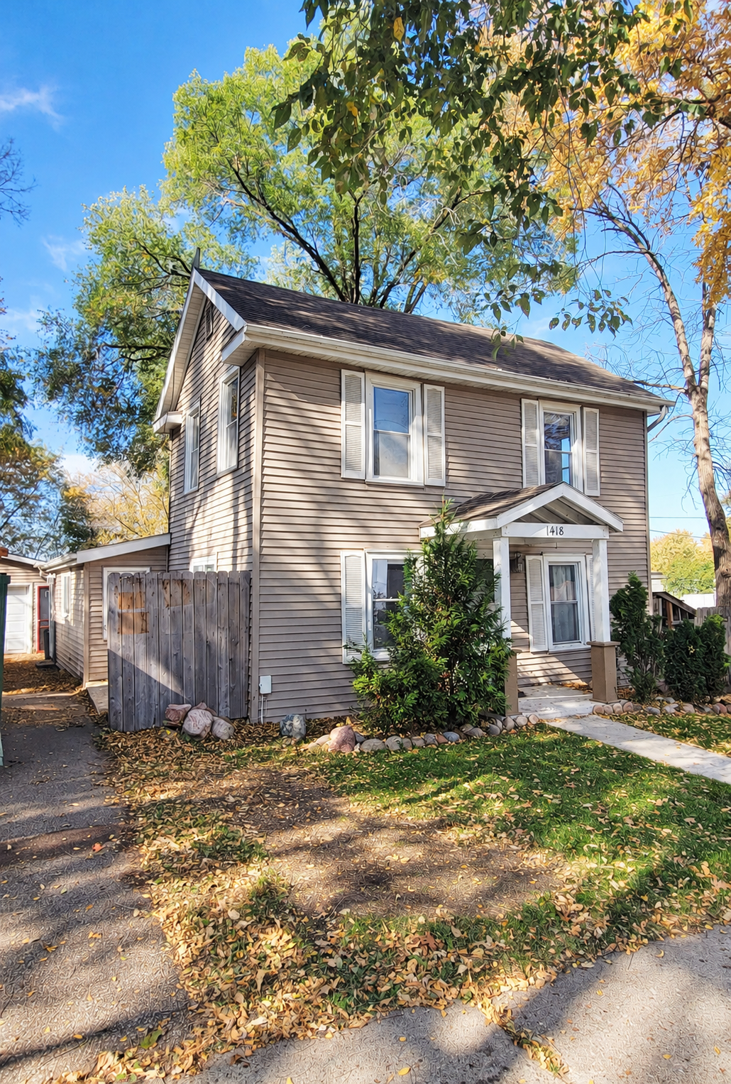 1418 Central Avenue N Property Photo 1