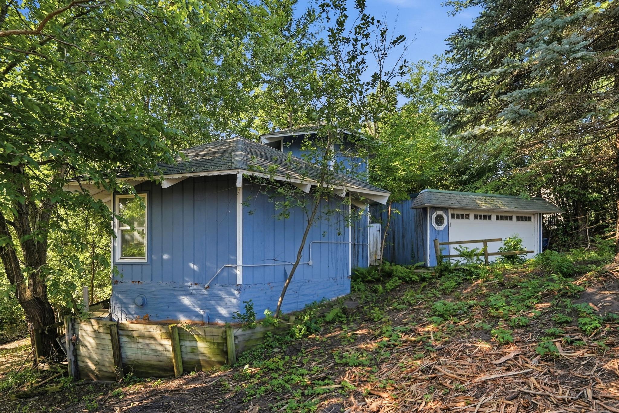 21455 Finley Circle Property Photo 1