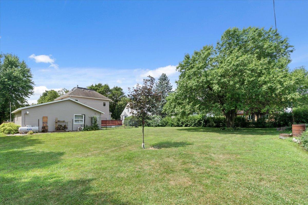 320 North Street E Property Photo 44