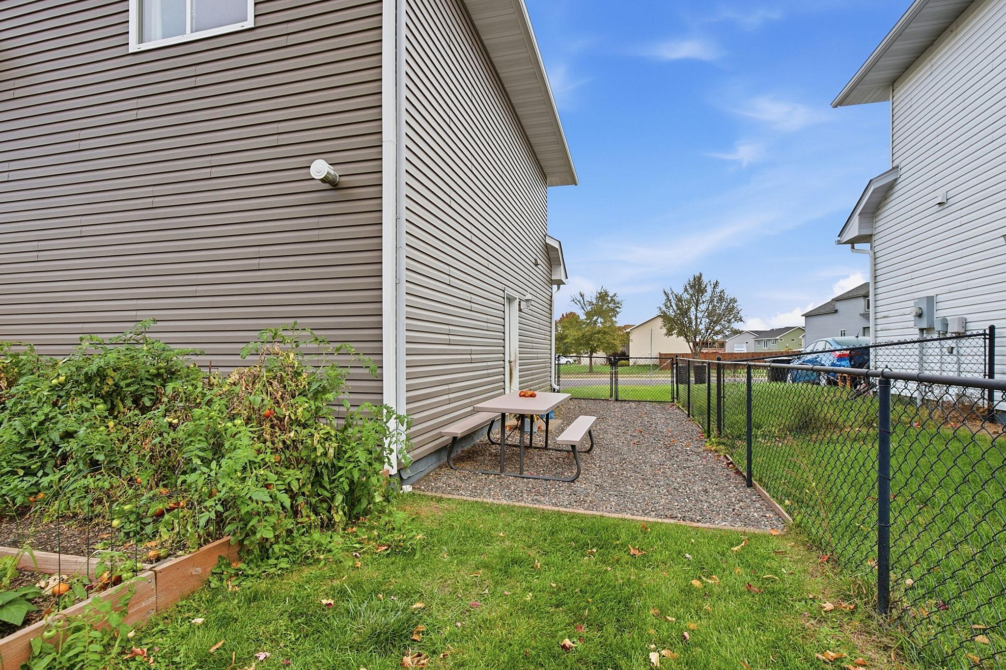 420 Moline Loop Nw Property Photo 38