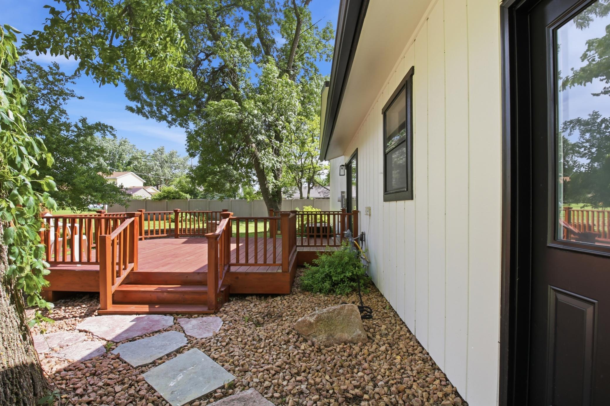 250 School Avenue Property Photo 7