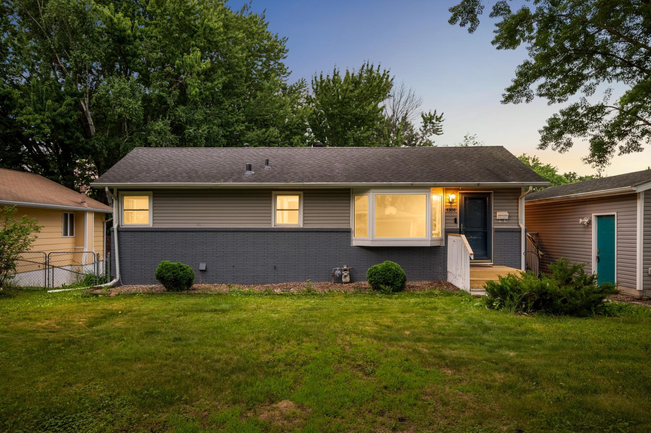 5306 Quebec Avenue N Property Photo 1