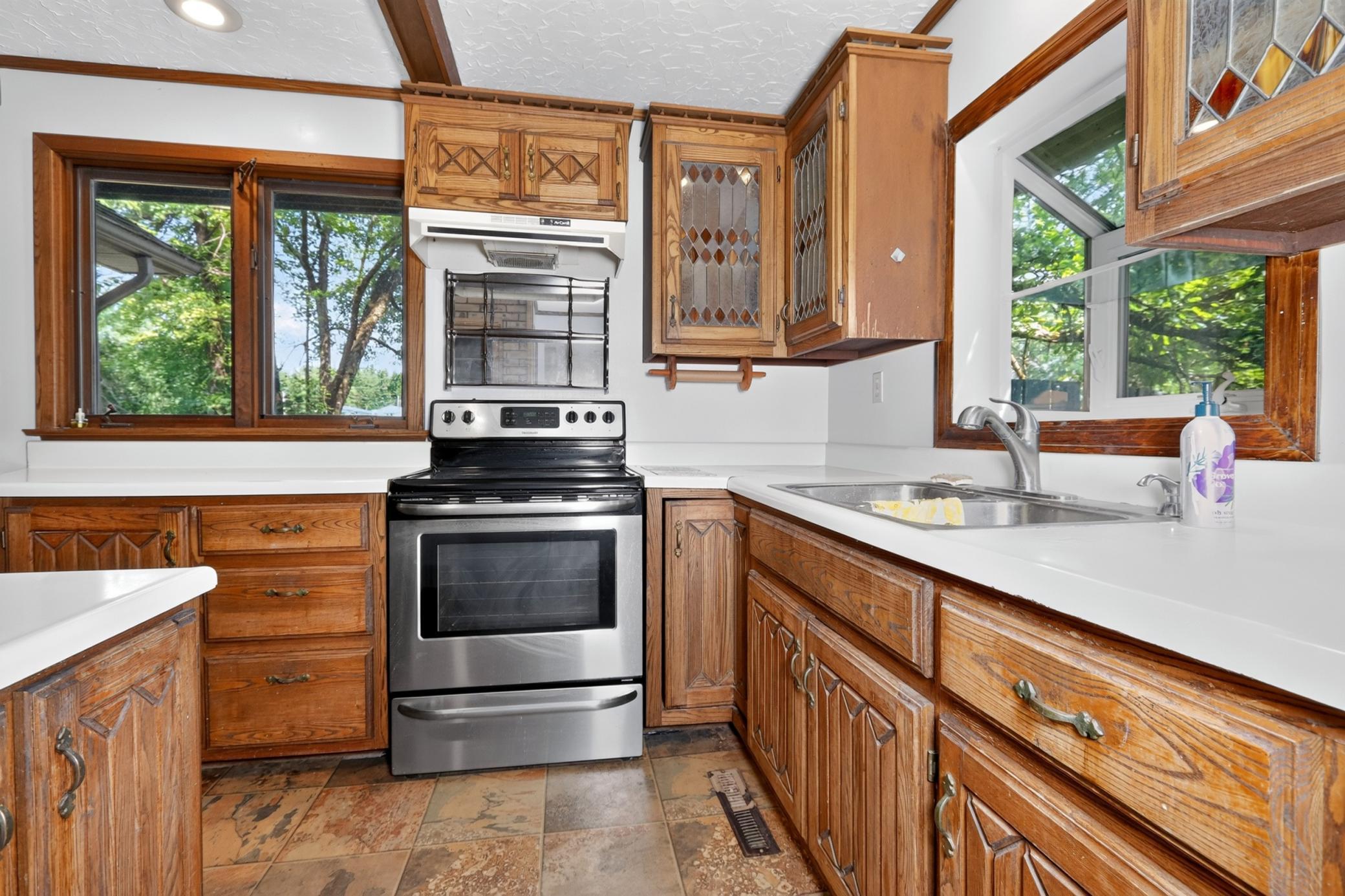 100 Cedar Street Property Photo 15